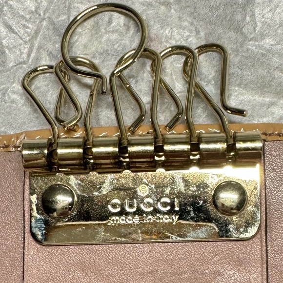 GUCCI Beige Patent Leather Key Case - Picture 3 of 8